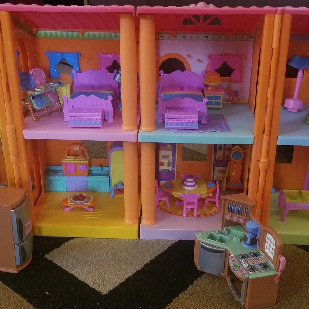 COPY - Dora Dall House Interactive